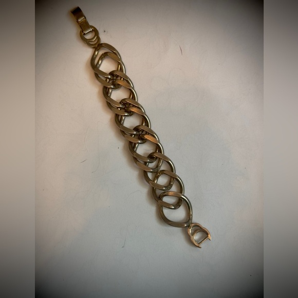 Silver tone bracelet - Picture 1 of 1